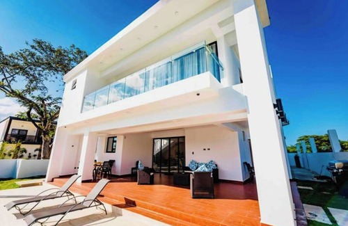 Montellano Villa | Luxury Tropical Paradise Villa, 4 bed. W Pool