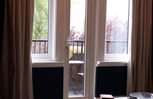 Hoylake Apartment | Luxury Two Bed Apartment in the Heart of Hoylake