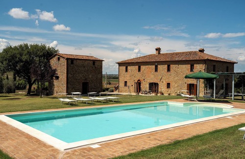 Panicale Villa | Luxury Umbrian Villa with Vineyard - Authentic Italian Country Estate Experience