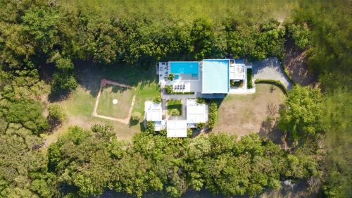 Girardot Villa | Luxury unique mountain house with private pool and gym