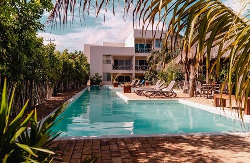 Progreso Municipality Apartment | Luxury unit by the Pool, Fiber Optic, 70m to Ocean