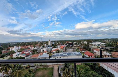 Negombo Apartment | Luxury Urban Living 3BR 360Rooftop Pool & Gym