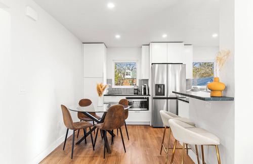 Congress Park Cottage | Luxury Urban Oasis: Cozy Cottage with Prime Location