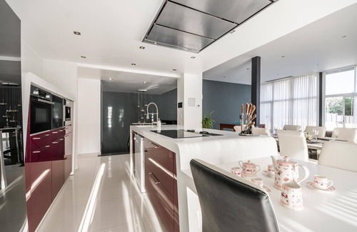 Sitges Villa | LUXURY VILLA 100 METERS FROM THE BEACH CASTELLDEFELS-SITGES SWIMMING POOL
