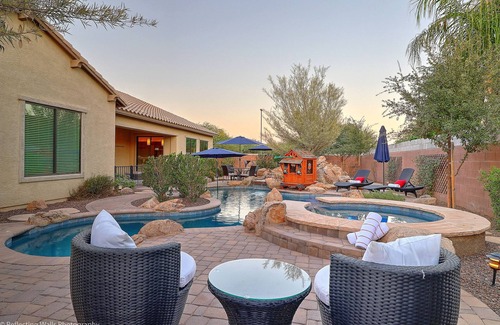 Stratland Estates House | Luxury Vacation Home! Heated Lagoon Pool+Spa, Casita