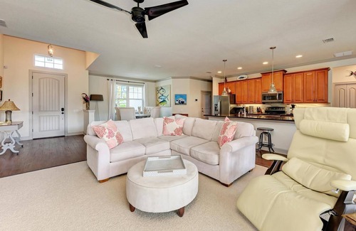 Laurel House | Luxury Vacation home in Nokomis, near the beaches & Golf