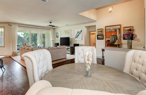 Laurel House | Luxury Vacation home in Nokomis, near the beaches & Golf
