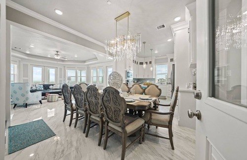 Galveston House | Luxury vacation home 40 feet to the beach!