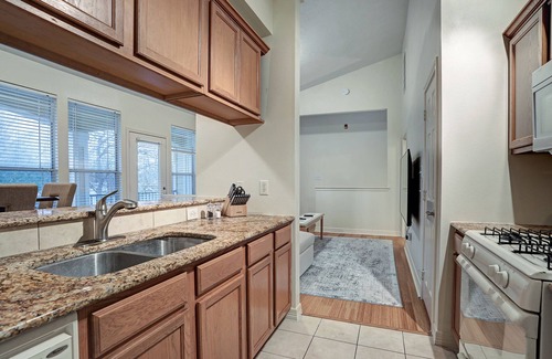 Clear Lake Shores Condo | Luxury vacation Kemah, TX condo. Bars and restaurants within walking distance.