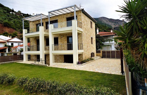 Dorida Villa | Luxury Vacations by the Sea