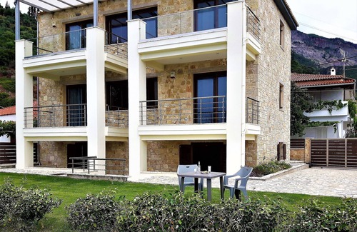 Dorida Villa | Luxury Vacations by the Sea