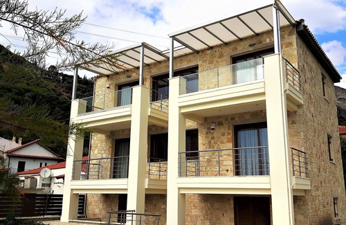 Dorida Villa | Luxury Vacations by the Sea