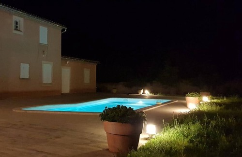 La Roque-sur-Pernes Villa | LUXURY VILLA 300 M2 - 4 ROOMS IN MOUNTAINS OF VAUCLUSE TRUFFLE DISCOVERY