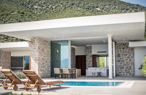 Aktio-Vonitsa Villa | LUXURY VILLA -1 min from the beach!