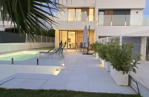 Finestrat House | Luxury villa 10 min. to the beach with pool, garden, 3 bedrooms, 3 bathrooms