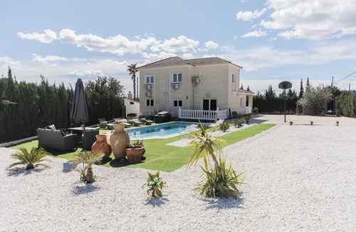 Lliria House | Luxury villa 20 minutes from Valencia