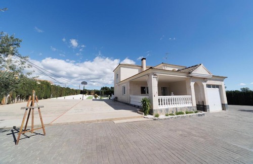 Lliria House | Luxury villa 20 minutes from Valencia