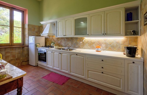 Chiusi Villa | Luxury Villa 25 sleeps AC and pool