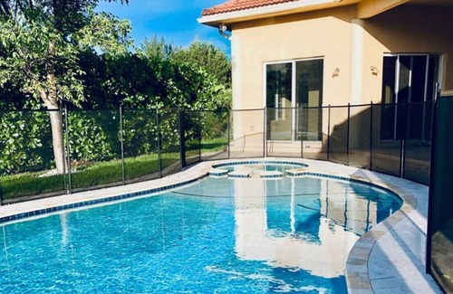 Survey Creek Villa | Luxury Villa 5br 5bath Plantation equestrian Park