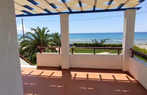 Karpenisi Apartment | Luxury Villa Beachfront