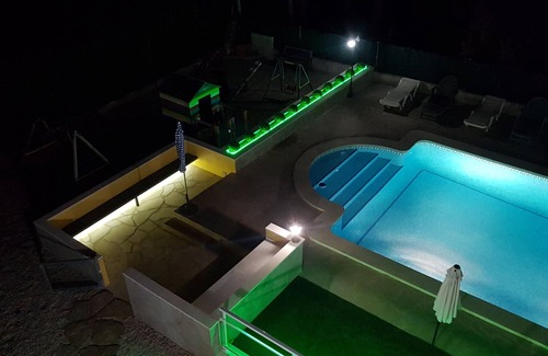 Les Tres Cales Villa | LUXURY VILLA: CHILDREN'S PARK, CLIMATE, SWIMMING POOL, BARBECUE, SAT TV, WI-FI .