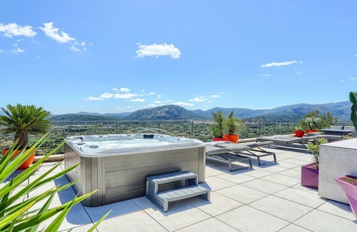 Urbanitzacio la Font Villa | Luxury villa with heated pool, exclusive location