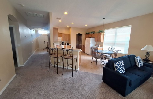 Orange Tree House | Luxury Villa - Family Oasis with Private Pool - close to Disney and Universal!