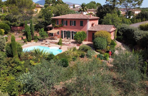 Roquefort-les-Pins Villa | Luxury villa in South of France with private pool and air conditioning