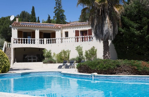 Beaufort Villa | Luxury Villa in Beaufort with Private Swimming Pool