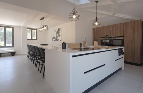 La Croix des Gardes Villa | Luxury villa in Cannes, private pool, near Palais des Festivals and beach.