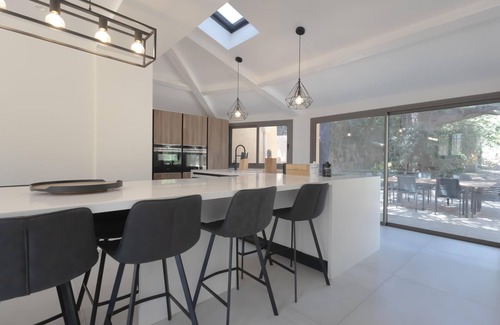 La Croix des Gardes Villa | Luxury villa in Cannes, private pool, near Palais des Festivals and beach.