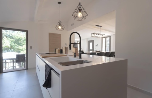 La Croix des Gardes Villa | Luxury villa in Cannes, private pool, near Palais des Festivals and beach.