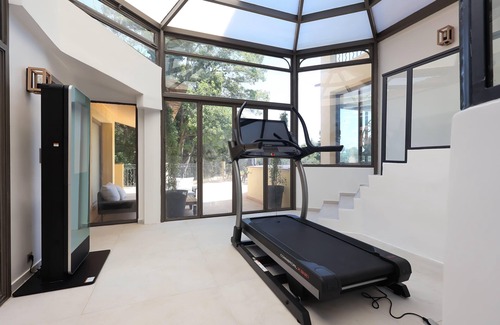 La Croix des Gardes Villa | Luxury villa in Cannes, private pool, near Palais des Festivals and beach.