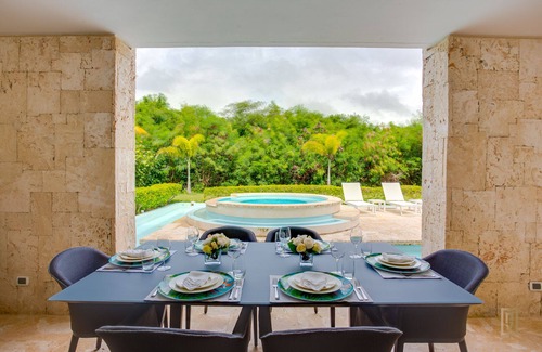 Punta Cana Villa | Luxury Villa in Cap Cana for 12 with Jacuzzi and big pool