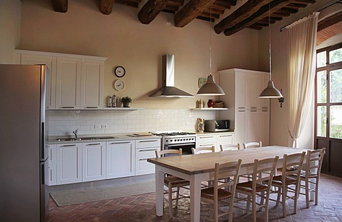 Cevoli Apartment | Luxury Villa in Charming Cevoli, Lari, Tuscany