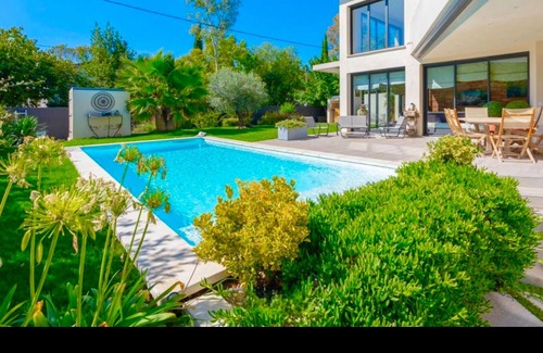 Gemenos Villa | Luxury Villa in Gemenos