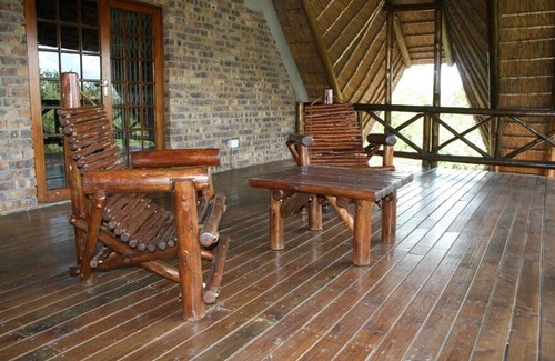 Marloth Park Villa | Luxury villa in Marloth Park among roaming wildlife and free 24/7 WIFI!