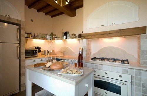 Peccioli House | Luxury Villa in Montelopio,Airco,Pool,children pool,Jacuzzi corner,Wi-Fi,sleep11