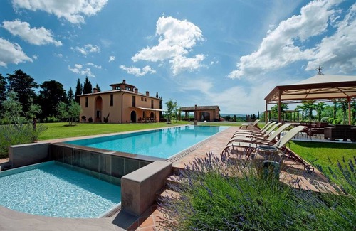 Peccioli House | Luxury Villa in Montelopio,Airco,Pool,children pool,Jacuzzi corner,Wi-Fi,sleep11