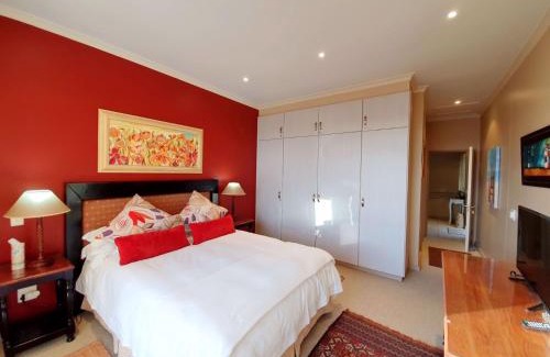 Pinnacle Point Apartment | Luxury Villa in Pinnacle Point with Inverter