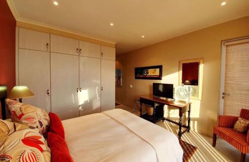Pinnacle Point Apartment | Luxury Villa in Pinnacle Point with Inverter