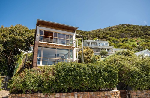 Kalk Bay Villa | Luxury Villa is situated in the heart of Kalk Bay, on the warm False Bay coast.