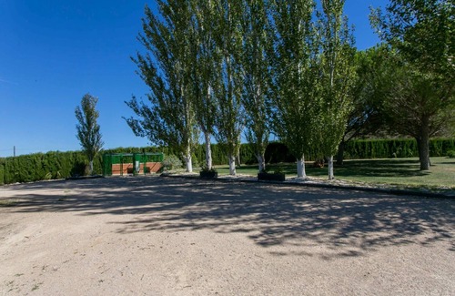 Requena Villa | Luxury villa "La Traviesa". Site in a valley of vineyards