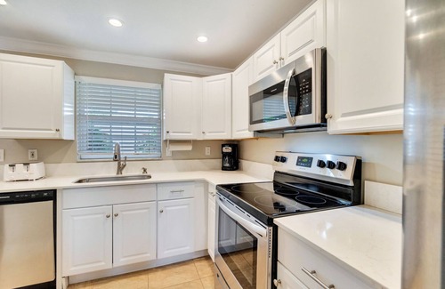 Sanibel Villa | Luxury Villa "Lighthouse" Across from the Beach