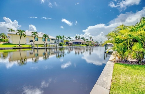 Caloosahatchee Villa | Luxury Villa "make A Break" With Pool and Waterview