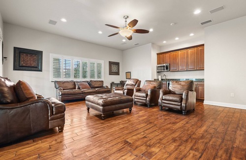Tampa Villa | Luxury Villa Near the Water w/Private Pool