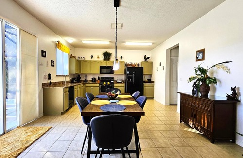 Sunrise Lakes Villa | Luxury Villa – Private Pool, Spa & Panoramic Lake Views | BBQ & Games Room