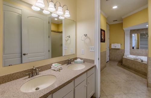 Galveston Villa | Luxury Villa, Private Lounge Access, Pool and Gym