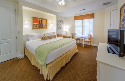 Galveston Villa | Luxury Villa, Private Lounge Access, Pool and Gym