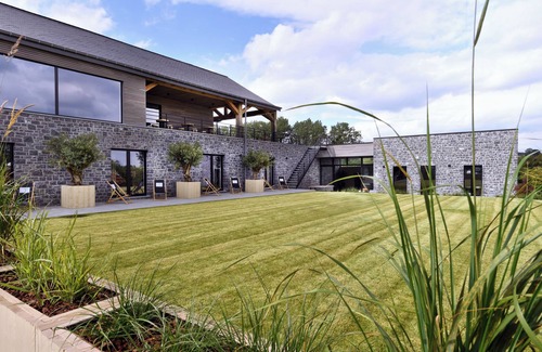 Bohon Villa | Luxury Villa Retreat at Durbuy Suites for 12 pers